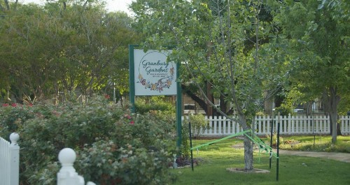 Granbury Gardens Bed and Breakfast - image 16