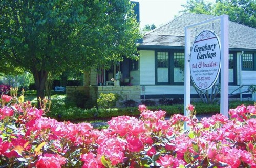 Granbury Gardens Bed and Breakfast - image 37