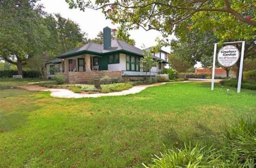 Granbury Gardens Bed and Breakfast - image 38