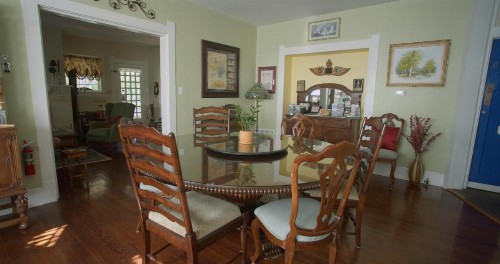 Granbury Gardens Bed and Breakfast - image 49
