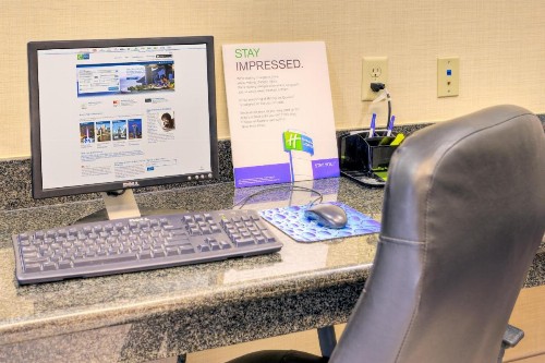 Holiday Inn Express and Suites Granbury an IHG Hotel - image 17