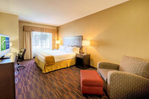 Holiday Inn Express and Suites Granbury an IHG Hotel - image 19