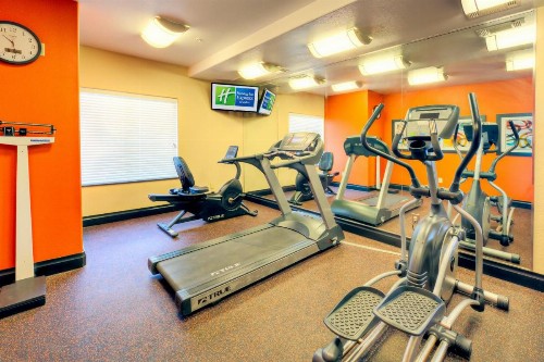 Holiday Inn Express and Suites Granbury an IHG Hotel - image 20