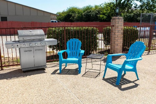 Days Inn by Wyndham Granbury - image 25