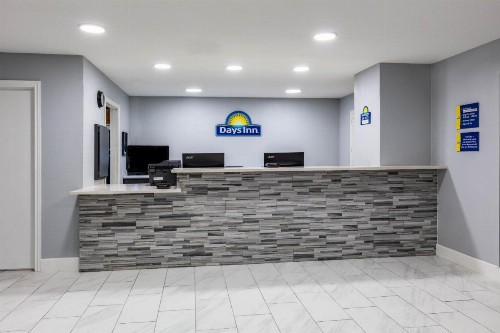 Days Inn by Wyndham Granbury - image 27
