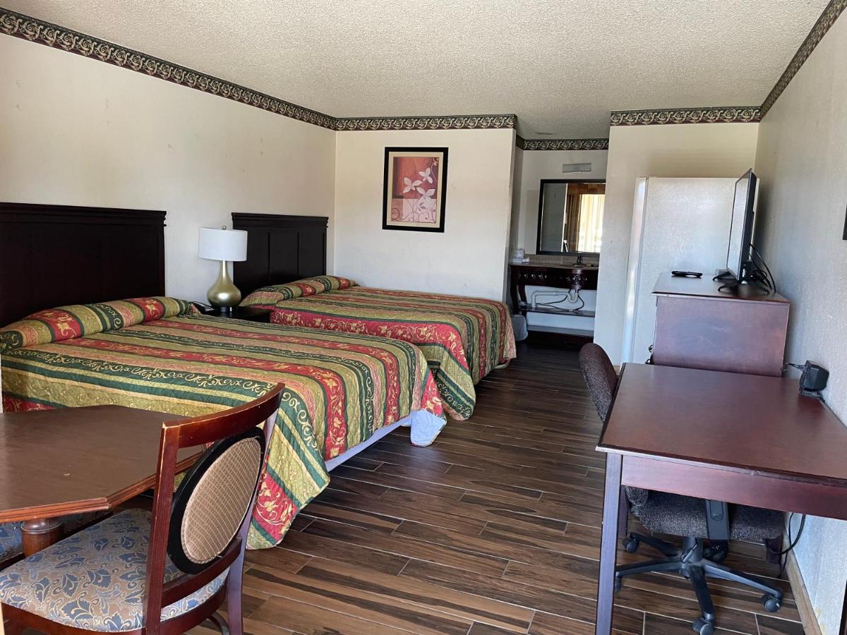 Granbury Inn and Suites - main image