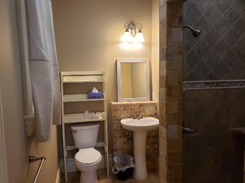 Iron Horse Inn - image 13