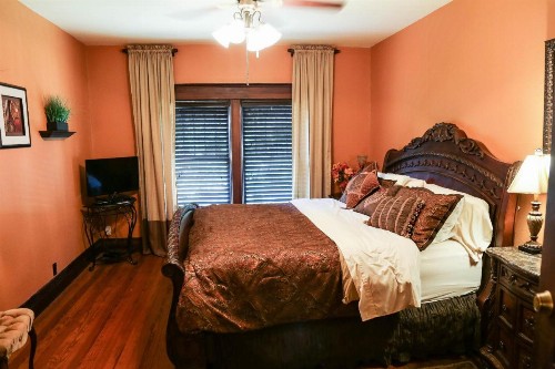 Iron Horse Inn - image 18
