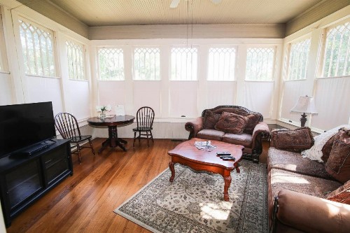 Iron Horse Inn - image 21