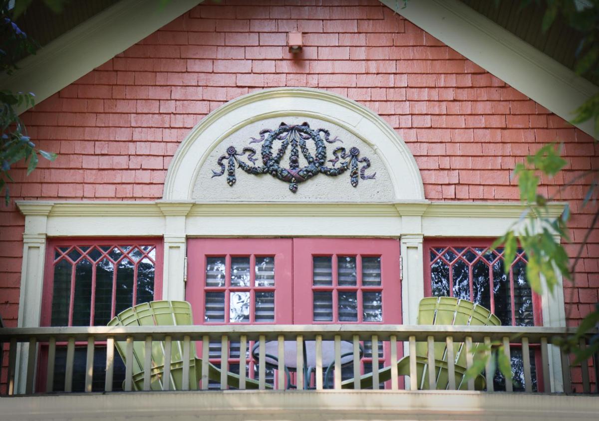 Iron Horse Inn - image 3