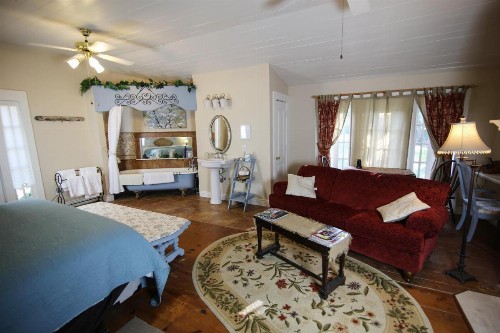 Iron Horse Inn - image 30