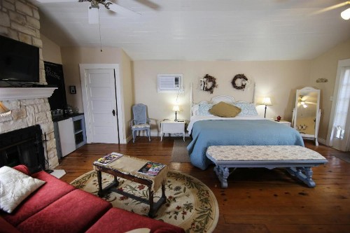 Iron Horse Inn - image 31