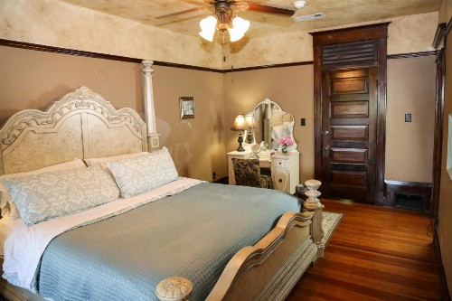 Iron Horse Inn - image 40