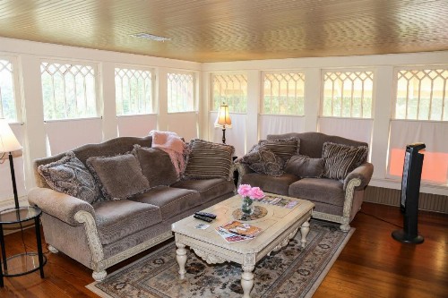 Iron Horse Inn - image 41