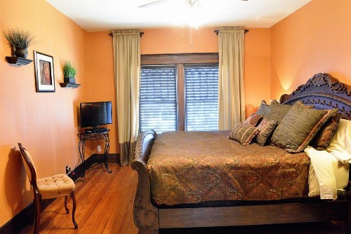 Iron Horse Inn - image 43