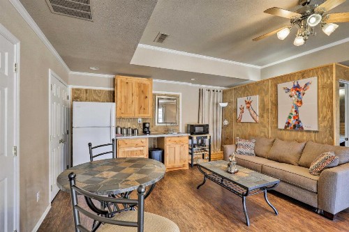 Granbury Studio- 10 Mins From Town and the Lake! - image 7