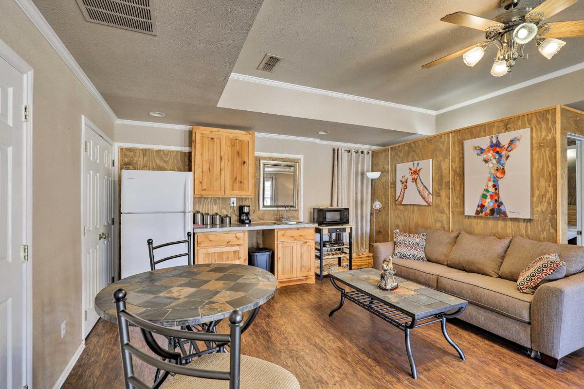 Granbury Studio- 10 Mins From Town and the Lake! - image 7