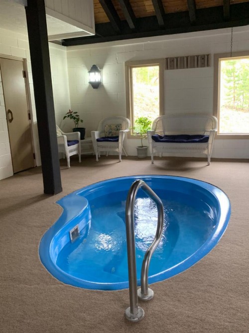 Hideaway Mountain Lodge - image 10