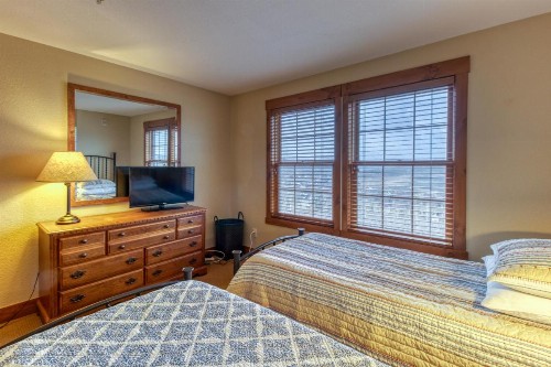 Kicking Horse Hideaway - image 6