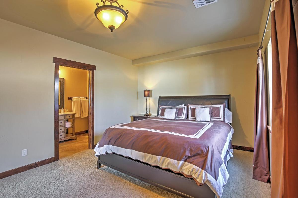 Magnificent Granby Ski-In and Ski-Out Home with Hot Tub! - image 6