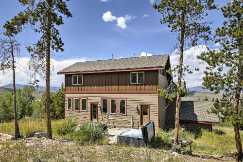 Magnificent Granby Ski-In and Ski-Out Home with Hot Tub! - image 9