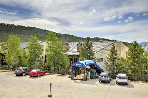 Granby Condo with Fireplace Hot Tub and Lift Access! - image 11