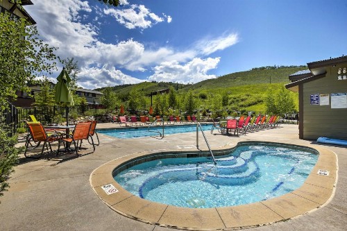 Granby Condo with Balconies Mtn Views and Pool Access! - image 4