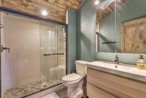 Updated Cabin with Hot Tub - 11 Mi to Winter Park! - image 8