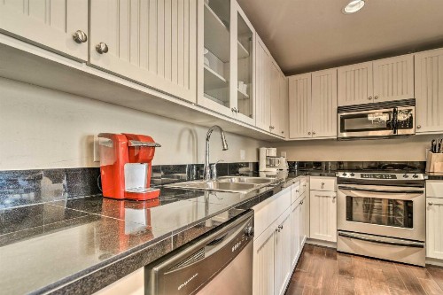 Ski-in and Ski-out Granby Ranch Condo with Hot Tub Access - image 4