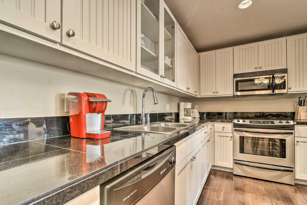 Ski-in and Ski-out Granby Ranch Condo with Hot Tub Access - image 4