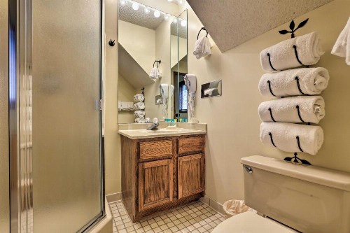 Ski-In and Ski-Out Granby Ranch Condo with Hot Tub! - image 5