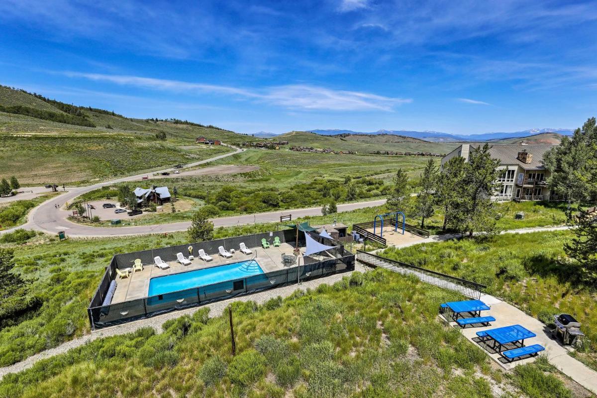 Ski-In and Ski-Out Granby Ranch Condo with Hot Tub! - main image