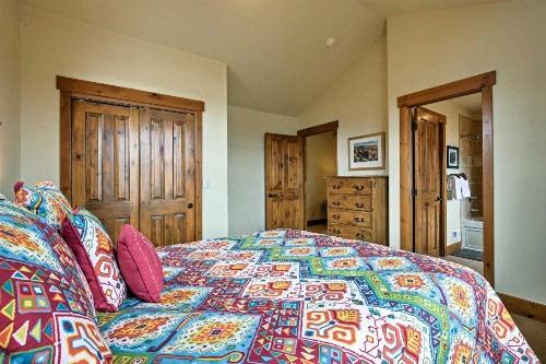 Family Home on Golf Course - Mins to Granby Ranch! - image 7