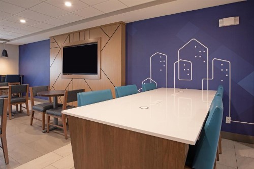 Holiday Inn Express Hotel & Suites Grand Junction an IHG Hotel - image 2