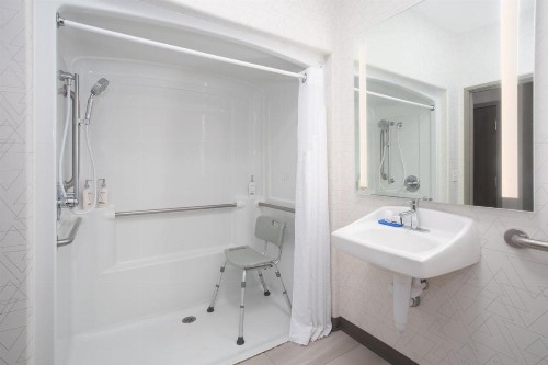 Holiday Inn Express Hotel & Suites Grand Junction an IHG Hotel - image 38