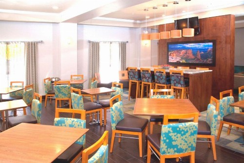 Hampton Inn Grand Junction - image 9
