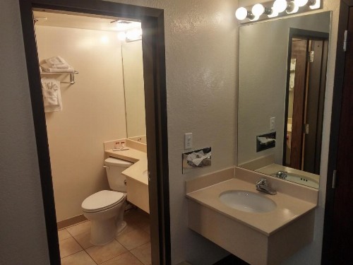 Ramada by Wyndham Grand Junction - image 28