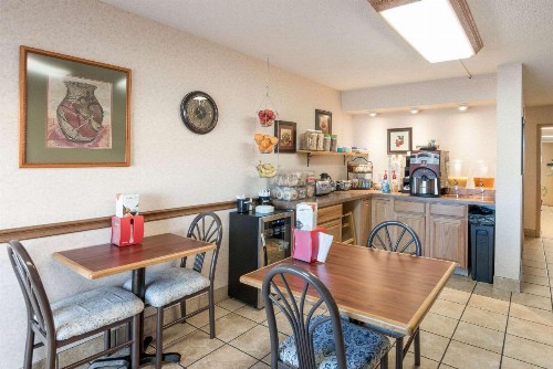 Econo Lodge Grand Junction - image 15