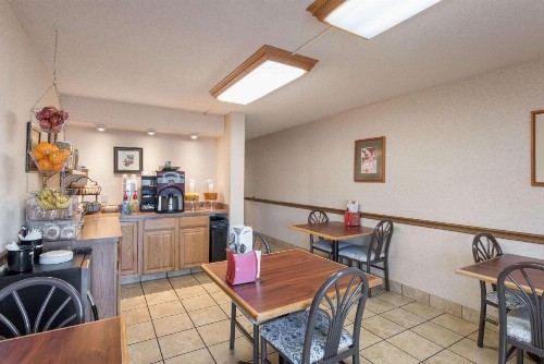 Econo Lodge Grand Junction - image 16