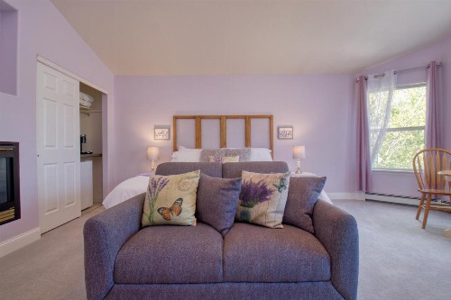 Castle Creek Manor - image 21