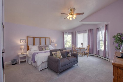 Castle Creek Manor - image 7