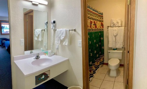 Americas Best Value Inn - Bighorn Lodge - image 8