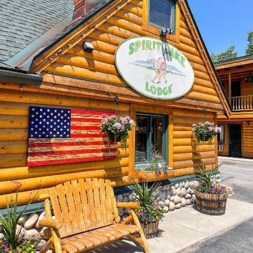 Spirit Lake Lodge & Snowmobile Rentals - image 9