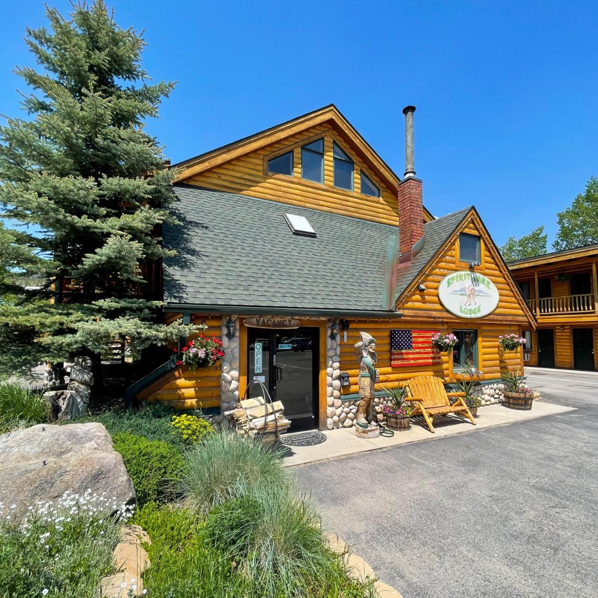 Spirit Lake Lodge & Snowmobile Rentals - main image