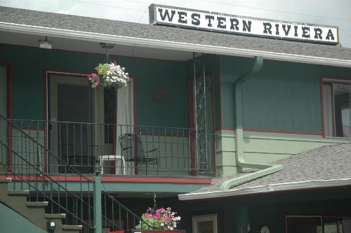 Western Riviera Lodging - image 38