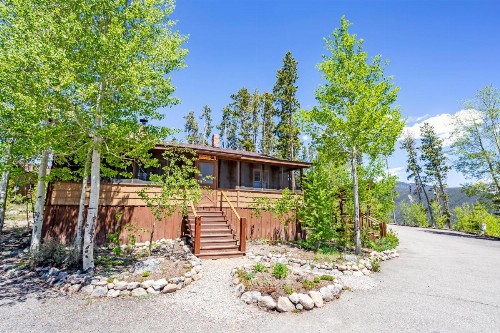 Grand Lake Lodge - image 2