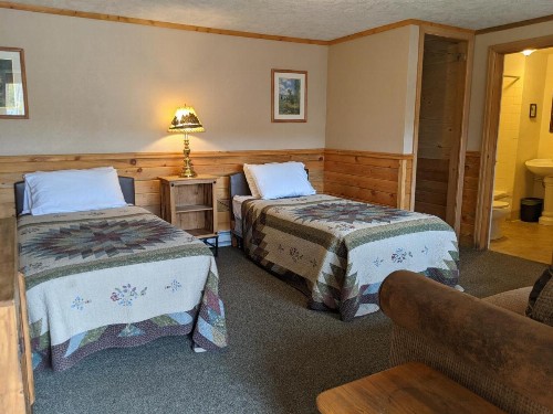 Daven Haven Lodge & Cabins - image 50