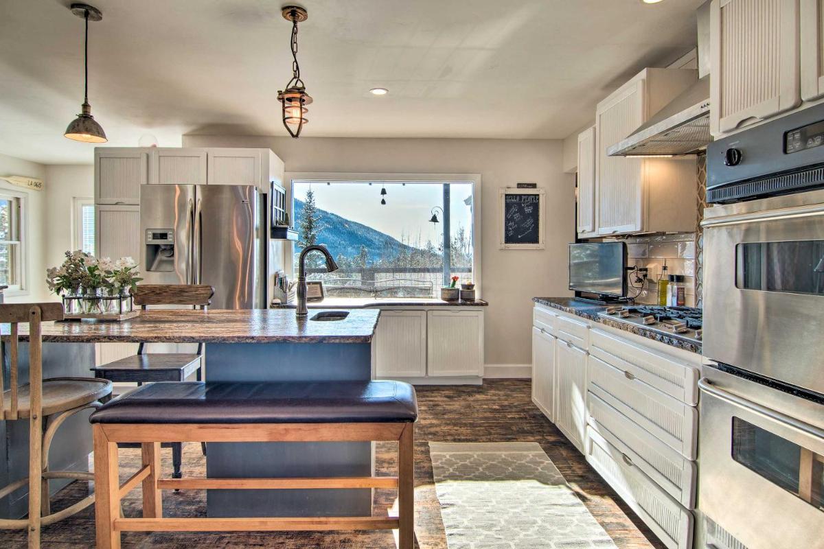 1-Acre Lake Escape with Outdoor Kitchen and Swim Spa! - image 4