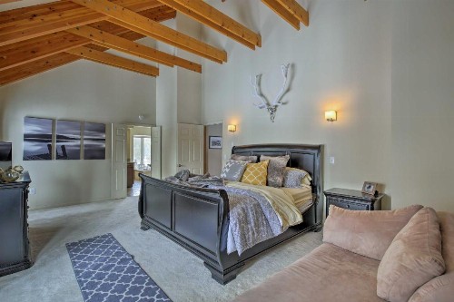 Luxury Central Grand Lake Home with Huge Deck and Hot Tub - image 10