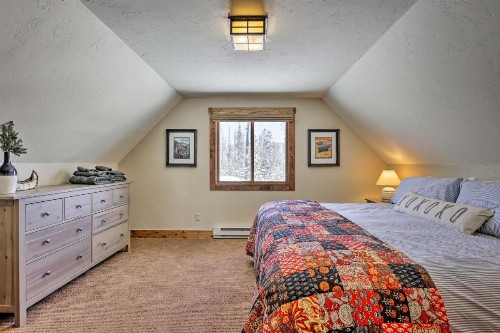 Spacious Rocky Mountain Cabin with Hot Tub and Deck! - image 5